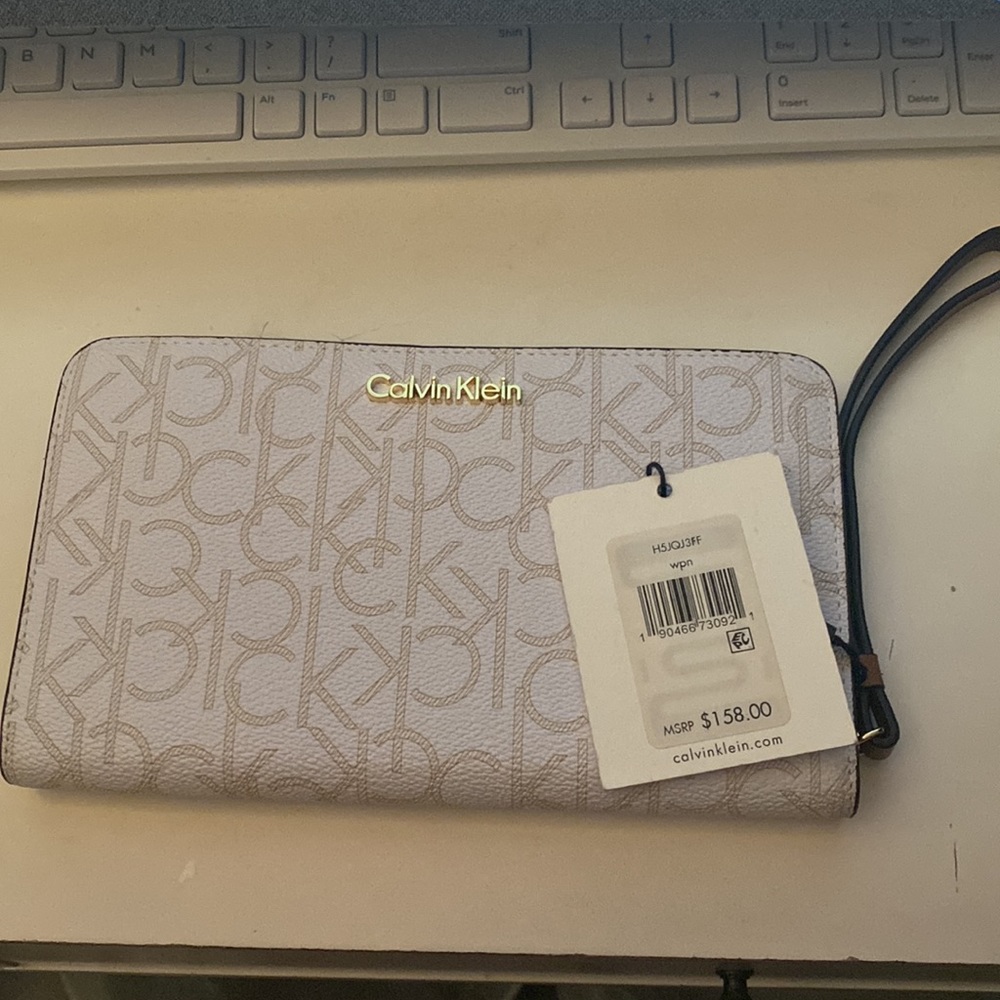 Calvin Klein Wallets - Picture 7 of 8
